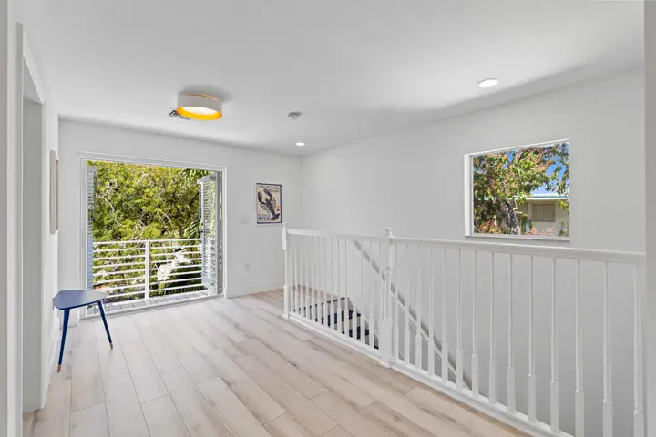 Upstairs landing and staircase