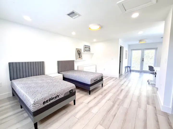 Twin bedroom